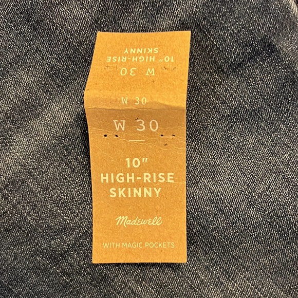 Madewell 10” high-rise skinny with magic pockets - worn once! - Picture 2 of 5